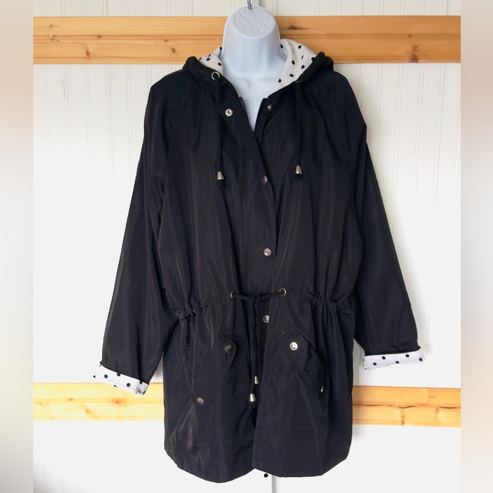NWOT Fisoul Women’s lightweight black anorak Jacket with a Hood Size XXL